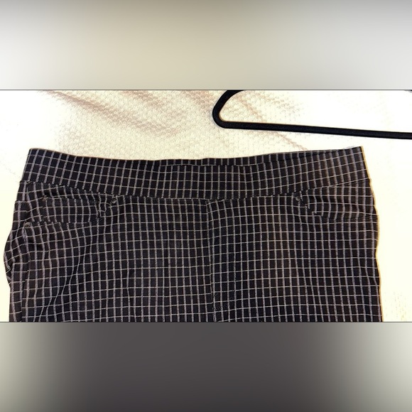 Checkered Print Pull-On Leggings - Picture 3 of 4